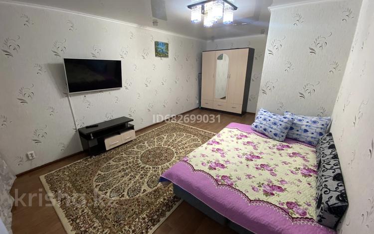 1-комнатная квартира, 30 м², 2/5 этаж посуточно, Мауленова 18 за 7 000 〒 в Костанае — фото 2