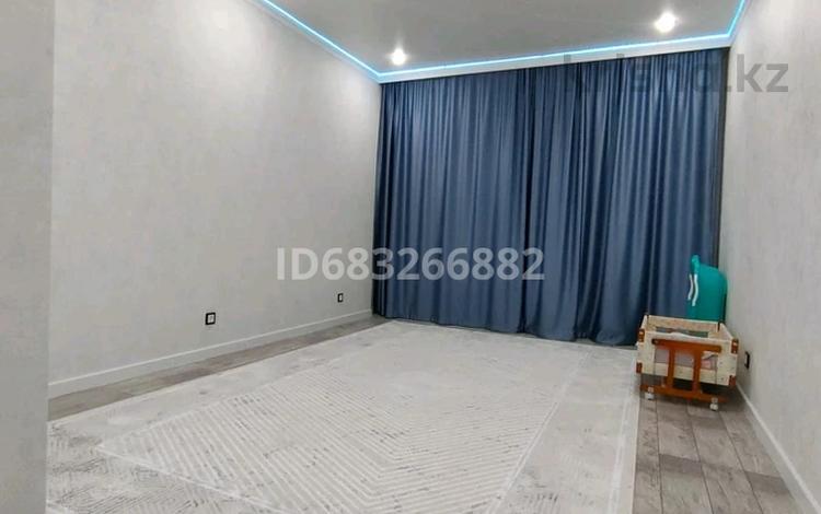 3-бөлмелі пәтер · 93 м² · 2/5 қабат, мкр. Алтын орда, Мкр. Батыс-2 13д — Ғазиза Жубанова Халел дОсмағамбетов, бағасы: 37 млн ₸ в Актобе — фото 4