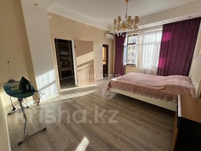3-комнатная квартира · 135 м², 17-й мкр 18 за 15 000 〒 в Актау