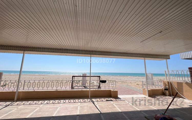 Отдельный дом · 6 комнат · 300 м² · 4 сот., Теплый пляж за 120 млн 〒 в Актау, мкр Приморский — фото 2