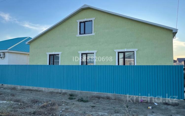 Отдельный дом • 5 комнат • 240 м² • 8 сот., 4 за 30 млн 〒 в Акжар — фото 2