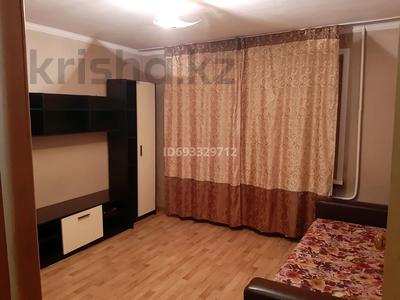 1-комнатная квартира, 30 м², 7/9 этаж помесячно, Бухар жырау 96 за 115 000 〒 в Караганде, Казыбек би р-н