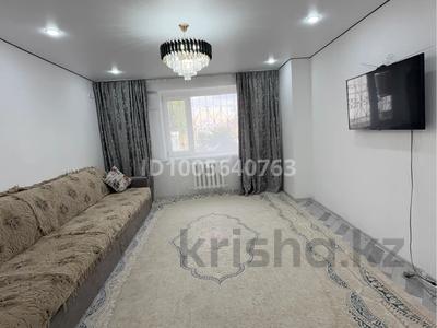 2-комнатная квартира · 54 м² · 1/5 этаж, мкр. Зачаганск пгт, Қамбар батыр 8 за 20 млн 〒 в Уральске