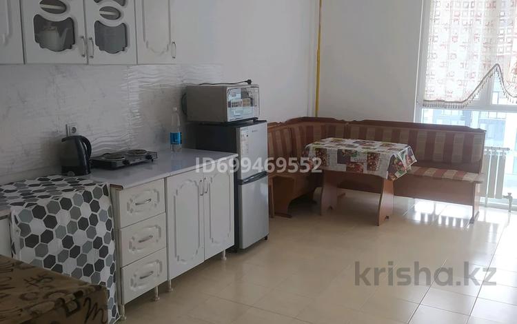 2-комнатная квартира · 72 м² · 6/9 этаж, мкр Шугыла 340/35 за 250 000 〒 в Алматы, Наурызбайский р-н — фото 2