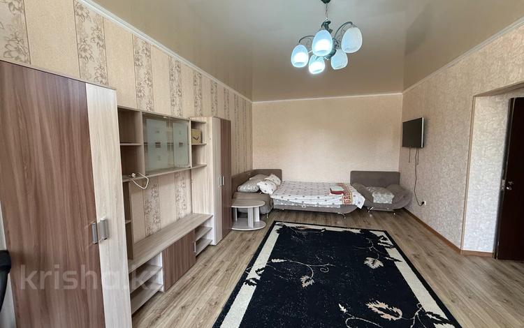 1-бөлмелі пәтер · 60 м² · 1/5 қабат, 19-ш/а. 14/3, бағасы: 13 000 ₸ в Актау, 19-й мкр — фото 7