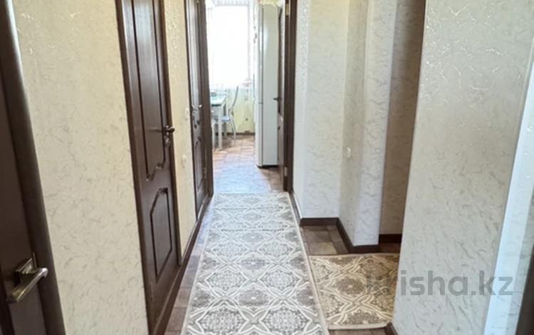 3-комнатная квартира · 65 м² · 8/9 этаж, мкр Юго-Восток, Степной 1 5/48 за 25.5 млн ₸ в Караганде, Казыбек би р-н — фото 2
