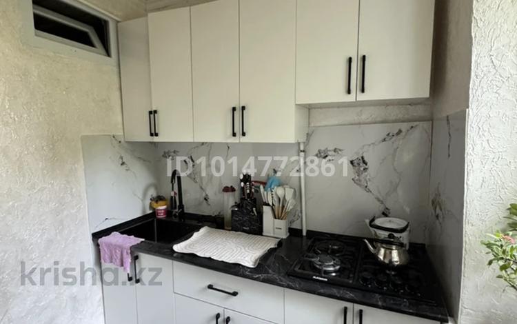 3-бөлмелі пәтер · 51 м² · 1/2 қабат, Бауржан Момушылы 76, кв 9 и 8, бағасы: 13 млн ₸ в Каратау — фото 2