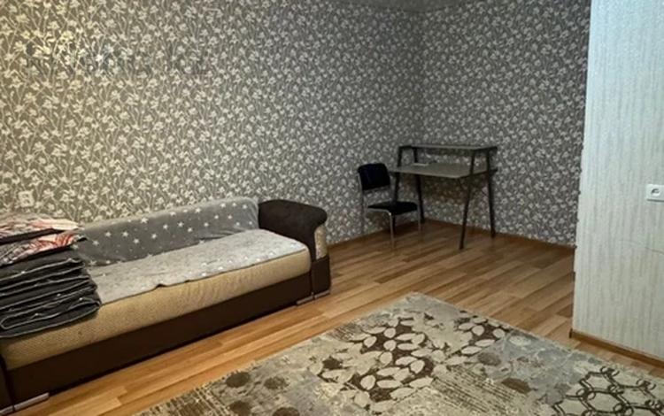 1-бөлмелі пәтер · 32.9 м² · 1/5 қабат, Кердери, бағасы: 13.5 млн ₸ в Уральске, мкр Школьник — фото 2