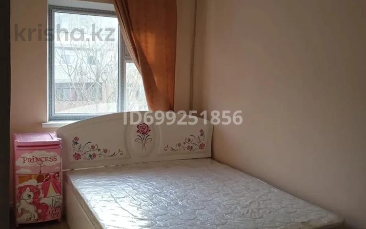 3-бөлмелі пәтер · 60 м² · 3/5 қабат · ай сайын, Мкр Шугыла — В районе Шугыла, бағасы: 150 000 〒 в  — фото 2