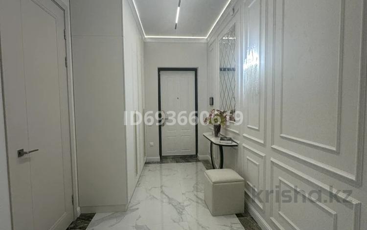 3-комнатная квартира, 120 м², 12 этаж, Сарайшык 8 — Кунаева за 121 млн 〒 в Астане, Есильский р-н — фото 2