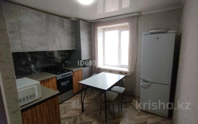 1-комнатная квартира, 32 м², мкр 5, Тургенева 98к5