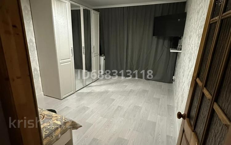 2-комнатная квартира, 47 м², 2/5 этаж, Майкудук, 17й микрорайон 40