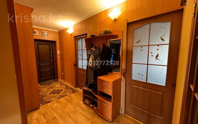 3-бөлмелі пәтер · 69 м² · 3/5 қабат, мкр Михайловка , Академическая 9/2, бағасы: 19.9 млн ₸ в Караганде, Казыбек би р-н — фото 2