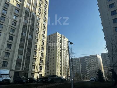 3-бөлмелі пәтер, 74 м², 2/15 қабат, Райымбека 210 — Ауэзова Райымбека, бағасы: 66.8 млн 〒 в Алматы, Алмалинский р-н