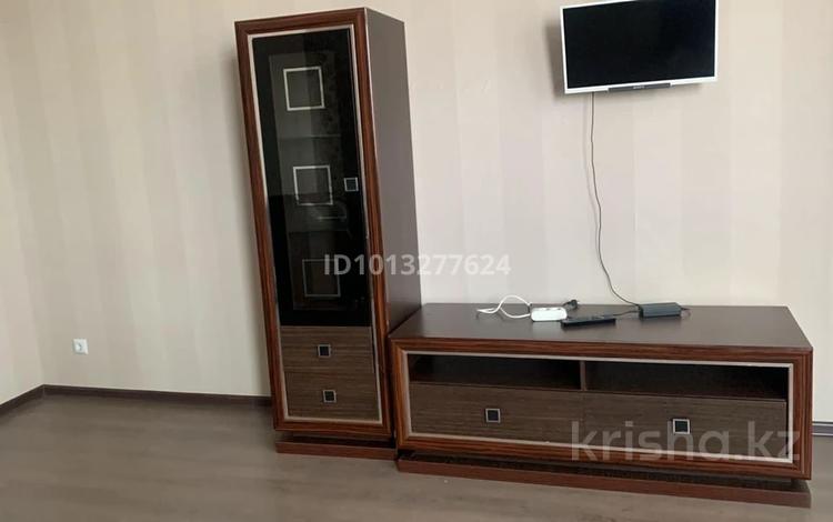 1-комнатная квартира · 60 м² · 2/12 этаж, Локомотивная 7 за 24 млн ₸ в Актобе, мкр Москва — фото 2
