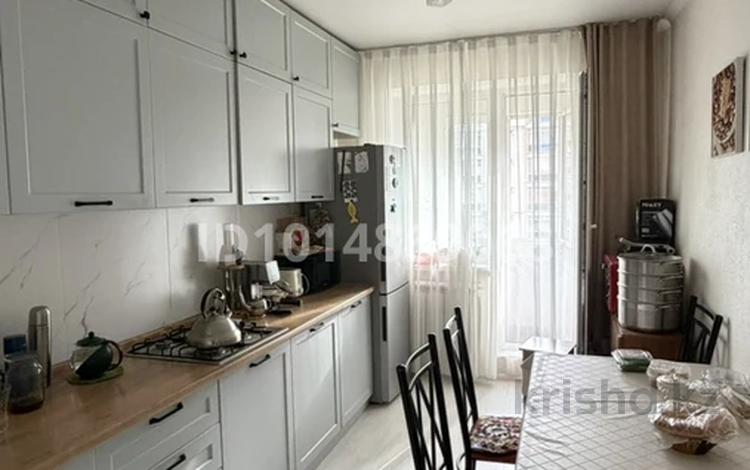 3-комнатная квартира · 68 м² · 5/5 этаж, мкр Мамыр-3 1 за 50 млн ₸ в Алматы, Ауэзовский р-н — фото 2