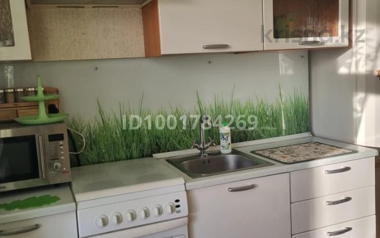 2-бөлмелі пәтер · 54 м² · 8/10 қабат, мкр Юго-Восток, 28й микрорайон ул. Сатыбалдина 7/2, бағасы: 29 млн ₸ в Караганде, Казыбек би р-н — фото 2