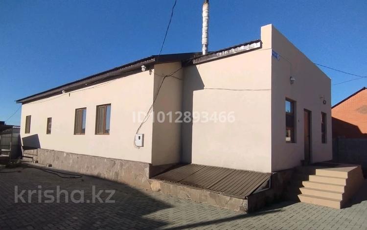 Жеке үй · 4 бөлме · 250 м², мкр Кунгей , Толеубаева 1/2 — Вдоль трассы на Уштобе, бағасы: 250 000 ₸ в Караганде, Казыбек би р-н — фото 2