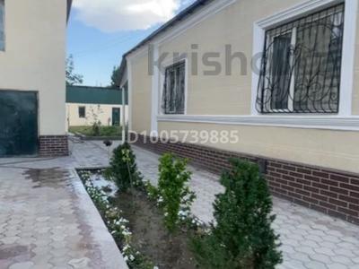 Отдельный дом · 6 комнат · 280 м² · 8 сот., Мельдеходжаева 63 — Гагарина за 52 млн 〒 в Шымкенте, Абайский р-н