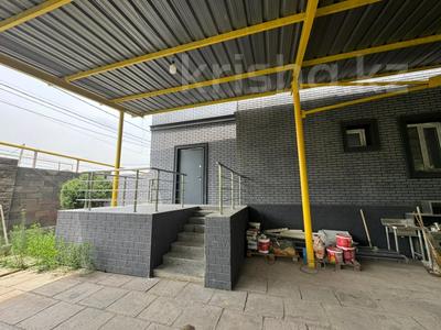 Отдельный дом · 8 комнат · 600 м², мкр Калкаман-2, Тойтары Батыра 93/1 — Абая за 1.3 млн 〒 в Алматы, Наурызбайский р-н