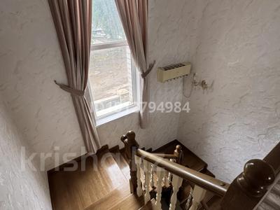 Жеке үй · 5 бөлме · 220.6 м² · 5 жүзд., 2 ш/а., Братья жубановых — Бсмп, бағасы: 48 млн ₸ в Актобе, мкр 8