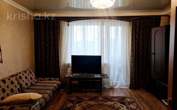 2-комнатная квартира, 53 м², 4/9 этаж, мкр-н Гульдер-1 за 23.5 млн 〒 в Караганде, Казыбек би р-н — фото 2