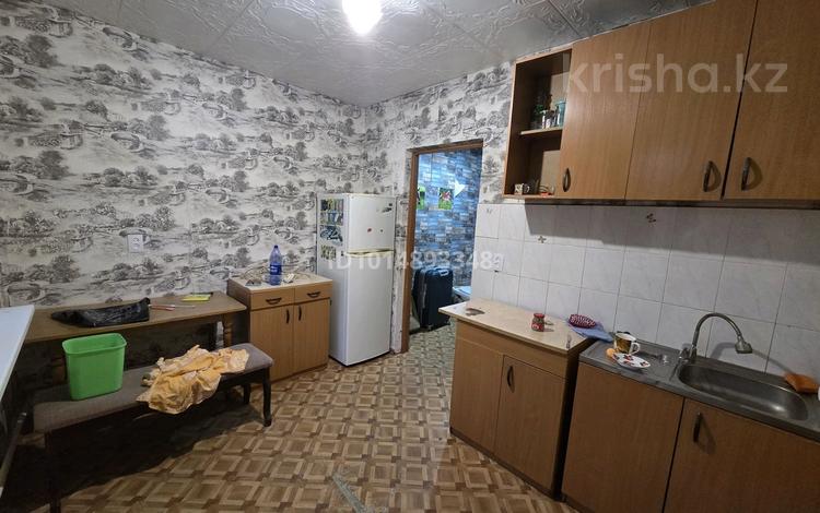 1-бөлмелі пәтер · 38 м² · 2/5 қабат, Жаңа қала ш/а., Назарбаева 53/1, бағасы: 15 млн ₸ в Караганде, Казыбек би р-н — фото 2