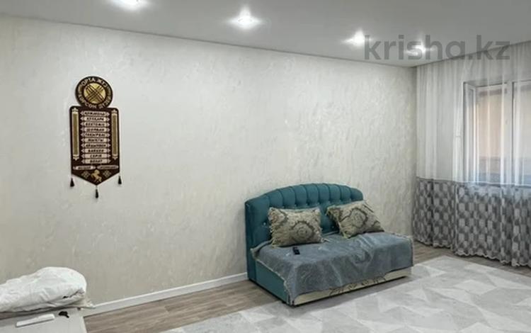 3-бөлмелі пәтер · 90 м² · 1/10 қабат, Юго-Восток ш/а., Сарыарка 31, бағасы: 33 млн ₸ в Караганде, Казыбек би р-н — фото 2