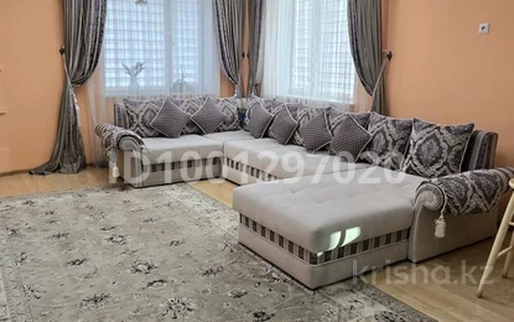 4-комнатная квартира · 170 м² · 7/25 этаж, мкр 11 112а за 45 млн ₸ в Актобе — фото 2