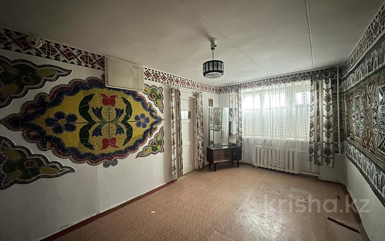 2-комнатная квартира, 42 м², 2/5 этаж, Пр Абая 62 за 5 млн 〒 в Шахтинске — фото 2