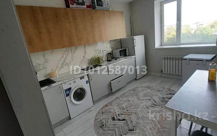 1-комнатная квартира · 38 м² · 2/9 этаж, Болекбаева 22 за 200 000 ₸ в Астане, Сарайшык р-н — фото 2