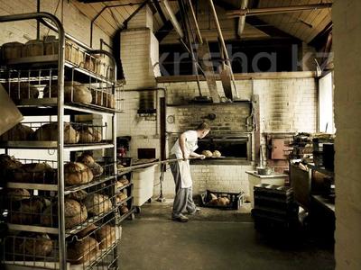 Снимаем в аренду пекарню с…, мкр №7 11 — Янтарная в Алматы, Ауэзовский р-н