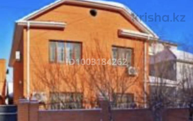 Отдельный дом · 3 комнаты · 370 м², Кулманова 123/2 — Напротив "Мир керамики" за 1 млн 〒 в Атырау — фото 4