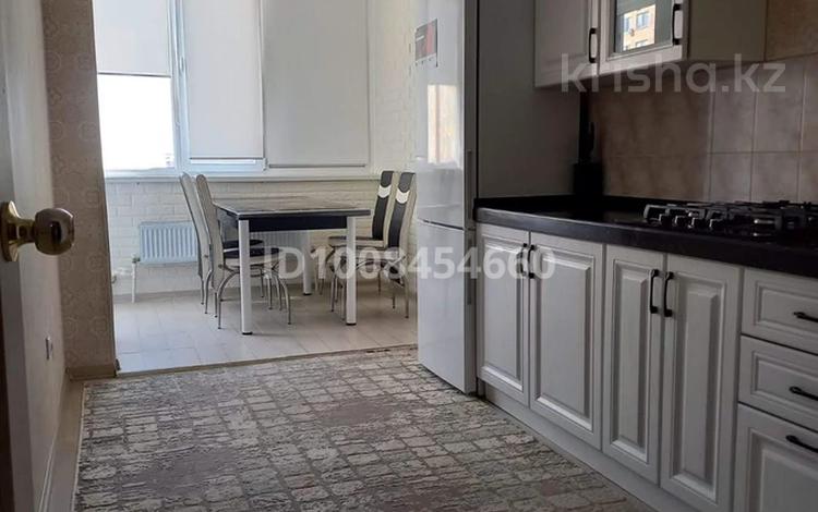 1-бөлмелі пәтер · 40 м² · 3/9 қабат, мкр Береке 22 — Мектеп №42 қасында, автобус аялдамасының жанында, бірнеше дүкендер бар, бағасы: 14 млн ₸ в Атырау — фото 2