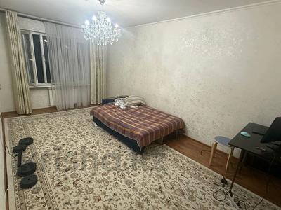 3-комнатная квартира · 70 м² · 3/5 этаж, мкр Аксай-3Б — Толеби-Яссауи за 45 млн ₸ в Алматы, Ауэзовский р-н