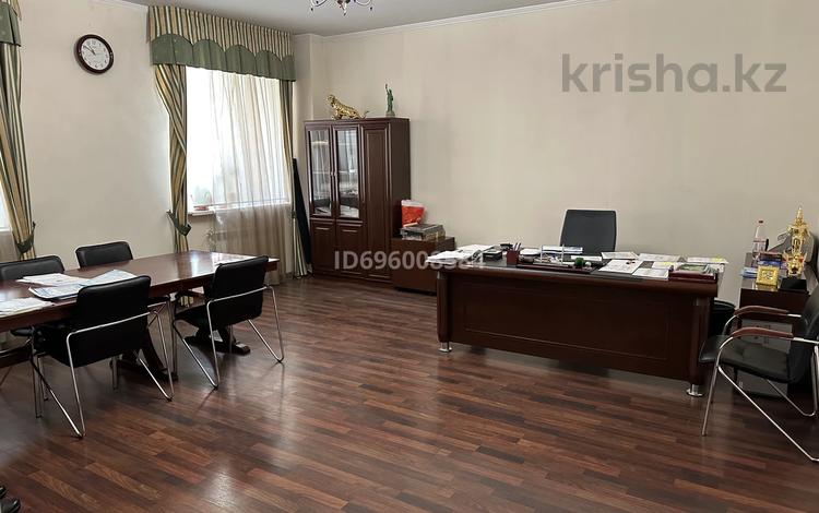 Офисы · 144 м² за 70 млн ₸ в Астане, р-н Байконур — фото 2