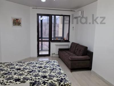 1-комнатная квартира · 32 м² · 7/10 этаж, Тянь-Шанская за 33.8 млн 〒 в Алматы, Медеуский р-н