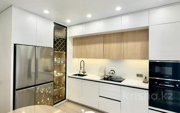 2-комнатная квартира · 87 м² · 10/17 этаж, Жандосова 140 за 62 млн ₸ в Алматы, Ауэзовский р-н — фото 3