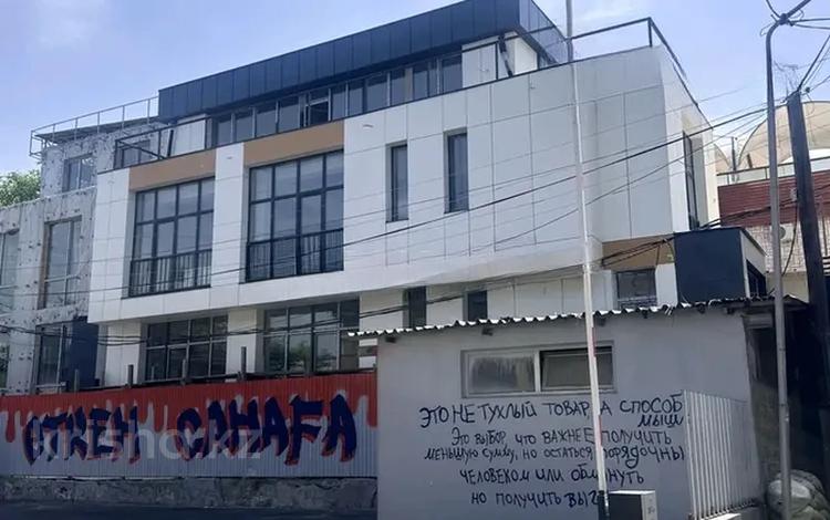 Свободное назначение, офисы, магазины и бутики, склады, салоны красоты, медцентры и аптеки, образование, развлечения, конференц-залы, кабинеты и рабочие места, студии · 389 м² за 3.5 млн ₸ в Алматы, Медеуский р-н — фото 2
