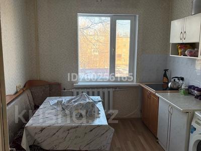 3-бөлмелі пәтер · 74 м² · 3/5 қабат, Пришахтинск, Металлистов 36, бағасы: 25 млн ₸ в Караганде, Алихана Бокейханова р-н