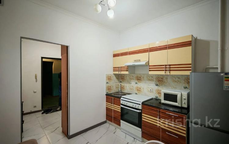 1-бөлмелі пәтер · 41 м² · 5/9 қабат, мкр Аксай-2 35, бағасы: 200 000 ₸ в Алматы, Ауэзовский р-н — фото 2