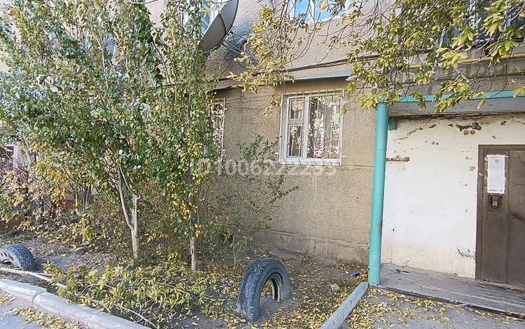 2-бөлмелі пәтер · 54 м² · 1/5 қабат, Жанкожа Батыр 82 — Шанхай, район Жулдыз, бағасы: 11 млн ₸ в  — фото 2
