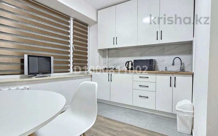2-комнатная квартира · 62.7 м² · 4/5 этаж, Абая 107/1 — Угол Байзакова за 390 000 ₸ в Алматы, Алмалинский р-н — фото 2