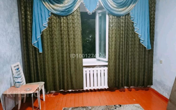 1 бөлме · 18 м² · 3 қабат, Камзина 4, бағасы: 50 000 ₸ в Павлодаре — фото 2