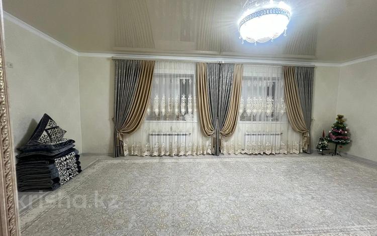 Отдельный дом · 5 комнат · 290 м² · 10 сот., Заречный-3 1111 — Жибек жолы за 56 млн ₸ в Актобе — фото 2