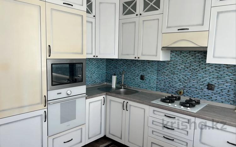 2-комнатная квартира · 75 м² · 7/8 этаж, Райымбека 241 за 250 000 ₸ в Алматы, Жетысуский р-н — фото 2
