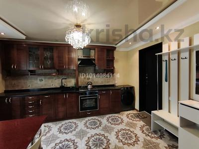 1-бөлмелі пәтер · 52 м² · 2/5 қабат, Муканова 15 — ТД Раха, бағасы: 220 000 ₸ в Караганде, Казыбек би р-н