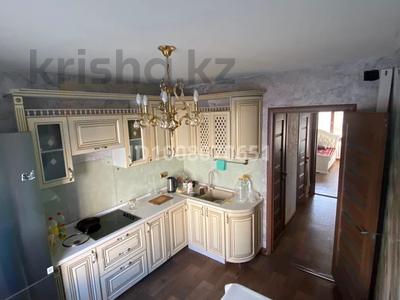 4-комнатная квартира · 82 м² · 1/5 этаж, Майкудук, Мкр Голубые пруды 11 за 28 млн 〒 в Караганде, Алихана Бокейханова р-н