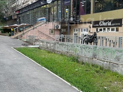 Еркін, кеңселер, дүкендер мен бутиктер, қоймалар, қоғамдық тамақтану орны, сұлулық салондары, монша, қонақ үй және демалыс орындары, медорталықтар мен дәріханалар, білім орталықтары, ойын-сауық · 440.5 м², бағасы: 435 млн ₸ в Алматы, Медеуский р-н