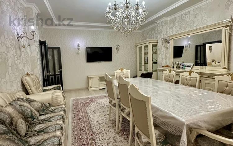 5-бөлмелі пәтер · 210 м² · 8/10 қабат, Ракымжан Кошкарбаев 28, бағасы: 1 млн ₸ в Астане, Сарайшык р-н — фото 2